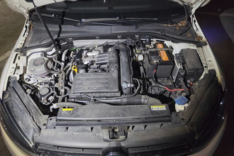 Used Volkswagen Golf 2020 Zhiai Edition 280TSI DSG Comfort Model Engine Bay