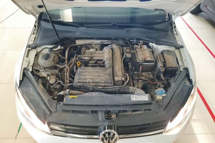 Used Volkswagen Golf 2020 Zhiai Edition 200TSI DSG Comfortable & Ambitious Version Engine Bay