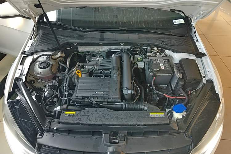 Used Volkswagen Golf 2020 Zhiai Edition 200TSI DSG Comfortable & Ambitious Version Engine Bay