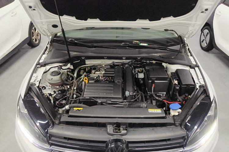 Used Volkswagen Golf 2020 Zhiai Edition 280TSI DSG Luxury Model Engine Bay