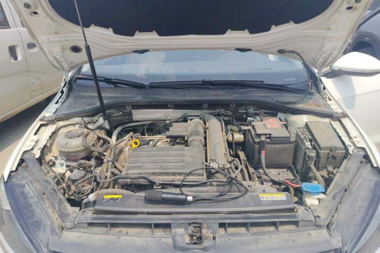 Used Volkswagen Golf 2020 Zhiai Edition 280TSI DSG Comfort Model Engine Bay