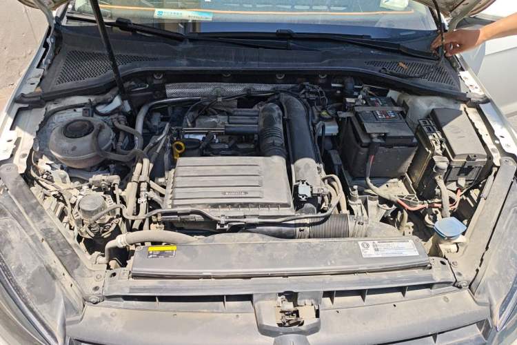 Used Volkswagen Golf 2020 Zhiai Edition 280TSI DSG Comfort Model Engine Bay