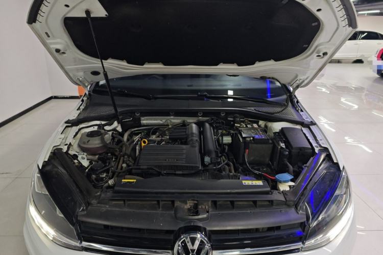 Used Volkswagen Golf 2020 Zhiai Edition 200TSI DSG Comfortable & Ambitious Version Engine Bay