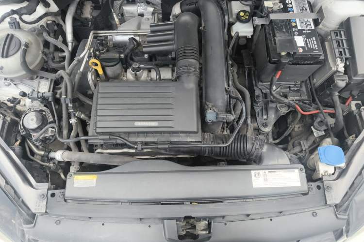 Used Volkswagen Golf 2020 Zhiai Edition 280TSI DSG Luxury Model Engine Bay