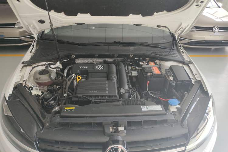 Used Volkswagen Golf 2020 280TSI DSG Luxury Edition Engine Bay