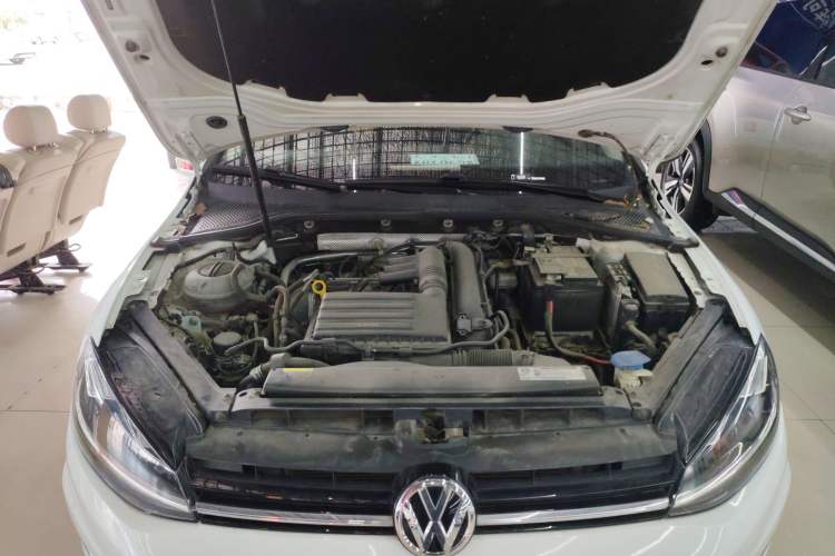 Used Volkswagen Golf 2020 Zhiai Edition 200TSI DSG Comfortable & Ambitious Version Engine Bay