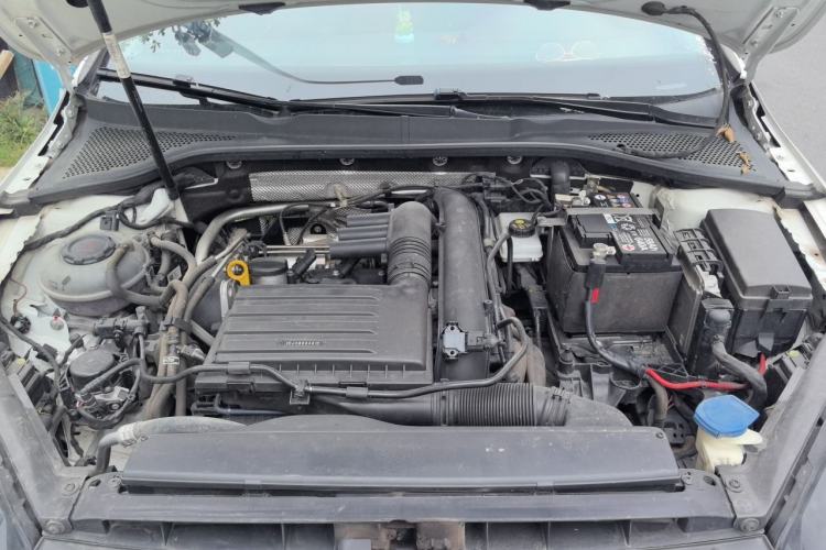 Used Volkswagen Golf 2020 Zhiai Edition 280TSI DSG Comfort Model Engine Bay
