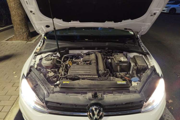 Used Volkswagen Golf 2020 Zhiai Edition 280TSI DSG Luxury Model Engine Bay