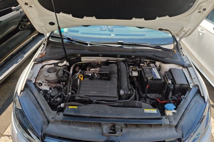 Used Volkswagen Golf 2020 Zhiai Edition 280TSI DSG Comfort Model Engine Bay