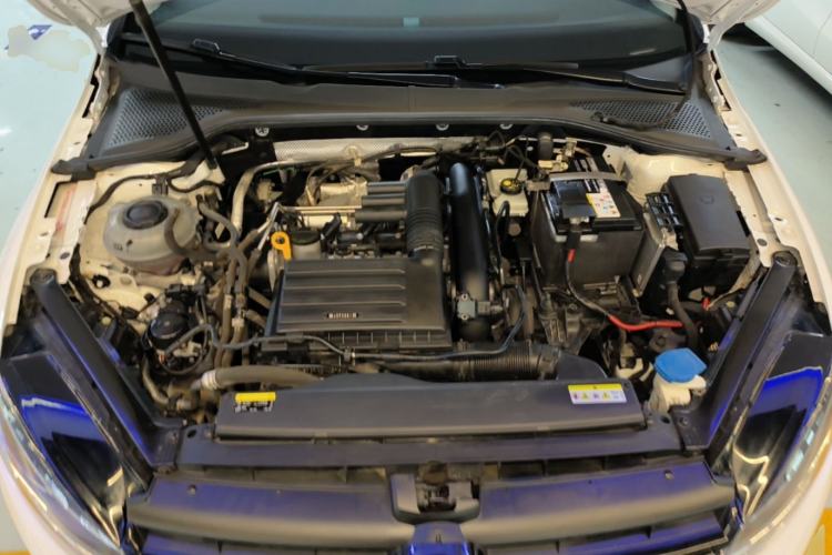 Used Volkswagen Golf 2020 Zhiai Edition 280TSI DSG Comfort Model Engine Bay