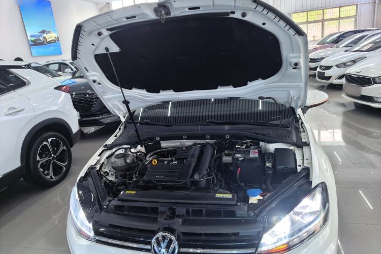 Used Volkswagen Golf 2020 Zhiai Edition 280TSI DSG Comfort Model Engine Bay