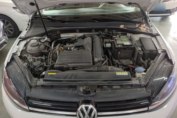 Used Volkswagen Golf 2020 Zhiai Edition 280TSI DSG Comfort Model Engine Bay
