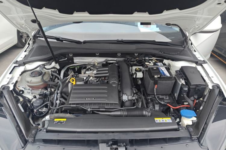 Used Volkswagen Golf 2020 Zhiai Edition 280TSI DSG Comfort Model Engine Bay