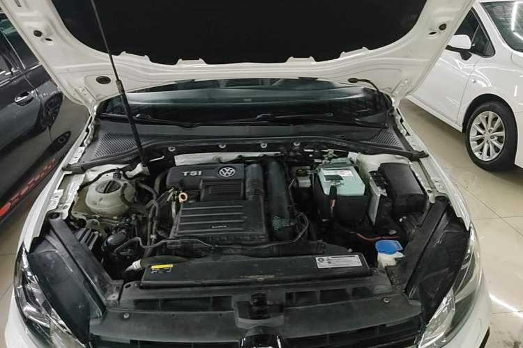 Used Volkswagen Golf 2020 280TSI DSG R-Line Version Engine Bay