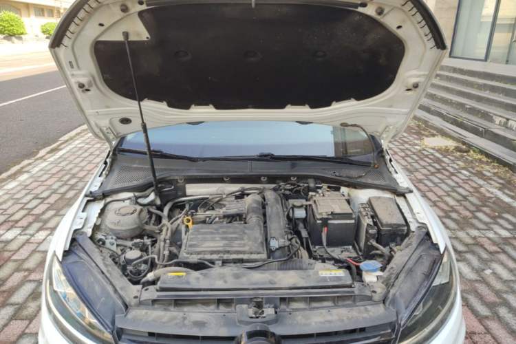 Used Volkswagen Golf 2020 Zhiai Edition 280TSI DSG Comfort Model Engine Bay