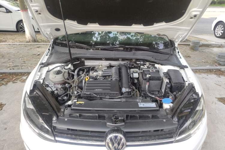Used Volkswagen Golf 2020 Zhiai Edition 200TSI DSG Comfortable & Ambitious Version Engine Bay
