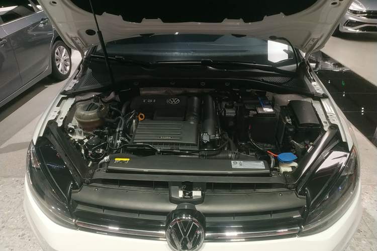 Used Volkswagen Golf 2020 280TSI DSG Comfort Version Engine Bay