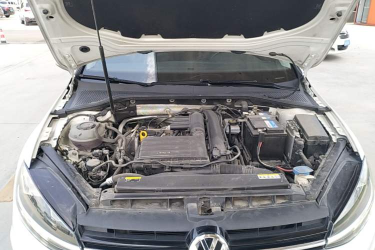 Used Volkswagen Golf 2020 Zhiai Edition 280TSI DSG Comfort Model Engine Bay