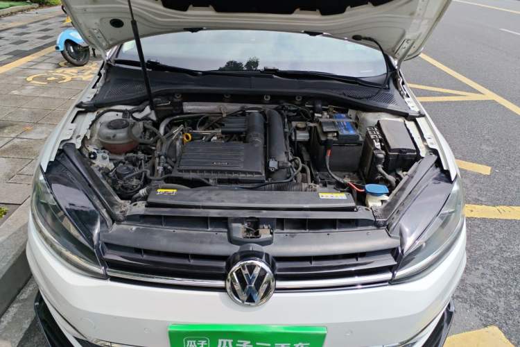 Used Volkswagen Golf 2020 Zhiai Edition 200TSI DSG Comfortable & Ambitious Version Engine Bay