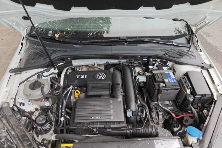 Used Volkswagen Golf 2020 280TSI DSG Luxury Edition Engine Bay