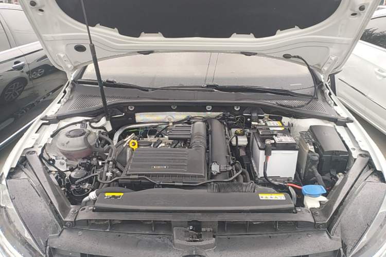 Used Volkswagen Golf 2020 Zhiai Edition 280TSI DSG Comfort Model Engine Bay