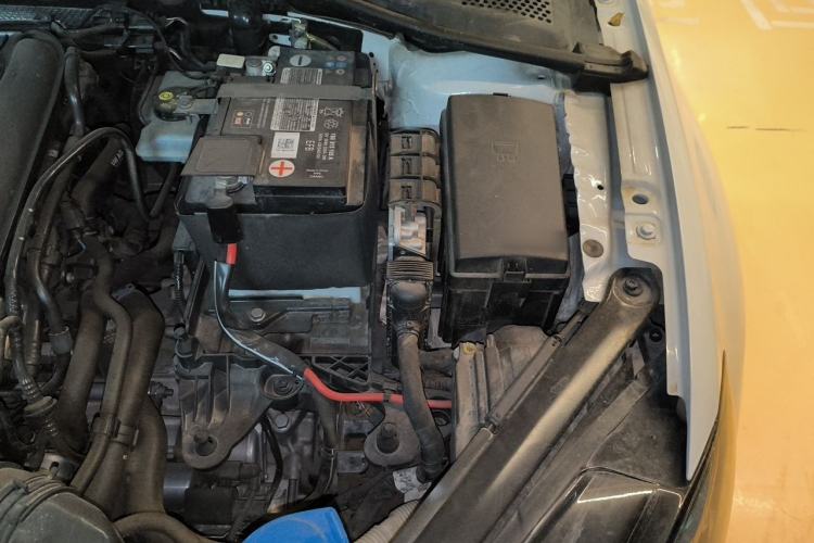 Used Volkswagen Golf 2020 Charming Edition 280TSI DSG R-Line Engine Bay Left