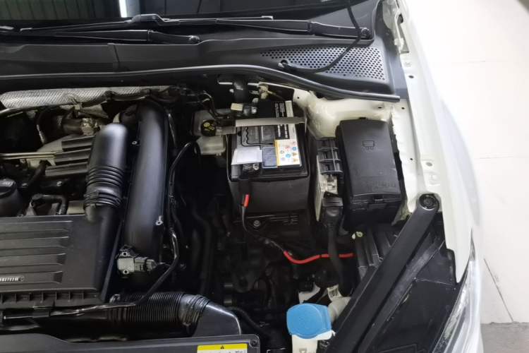 Used Volkswagen Golf 2020 Charming Edition 280TSI DSG R-Line Engine Bay Left