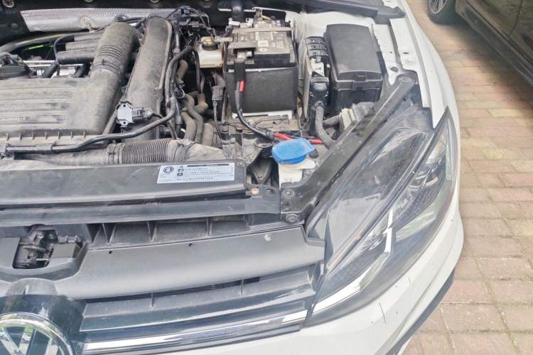 Used Volkswagen Golf 2020 Charming Edition 280TSI DSG R-Line Engine Bay Left