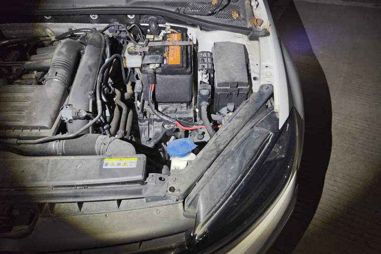 Used Volkswagen Golf 2020 Zhiai Edition 280TSI DSG Comfort Model Engine Bay Left