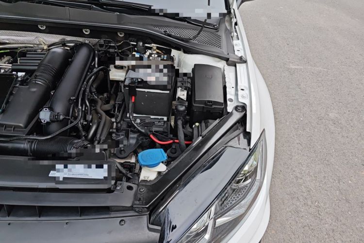 Used Volkswagen Golf 2020 Charming Edition 280TSI DSG R-Line Engine Bay Left