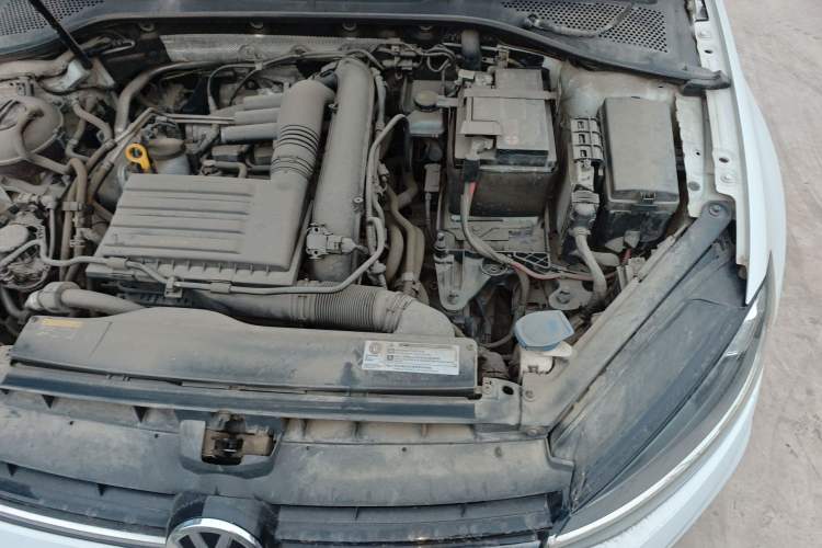 Used Volkswagen Golf 2020 Zhiai Edition 200TSI DSG Comfortable & Ambitious Version Engine Bay Left