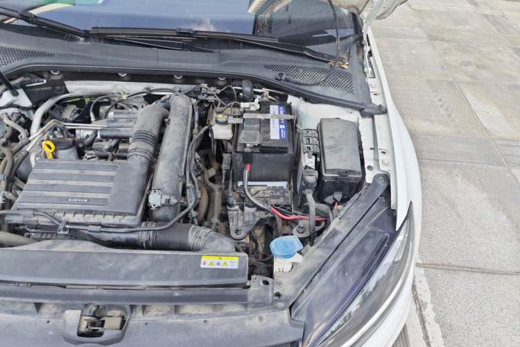 Used Volkswagen Golf 2020 Zhiai Edition 280TSI DSG Comfort Model Engine Bay Left