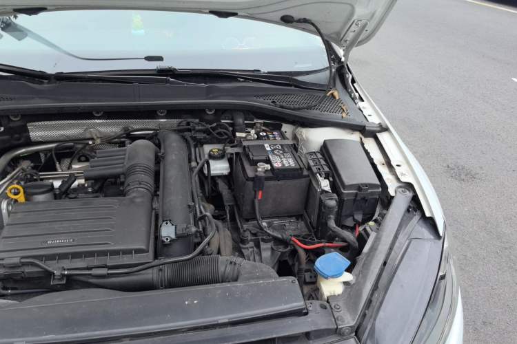 Used Volkswagen Golf 2020 Zhiai Edition 280TSI DSG Comfort Model Engine Bay Left