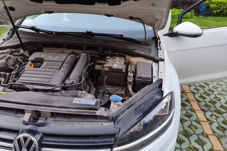 Used Volkswagen Golf 2020 Zhiai Edition 200TSI DSG Comfortable & Ambitious Version Engine Bay Left