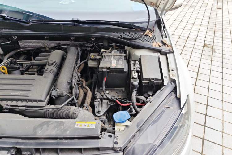 Used Volkswagen Golf 2020 Zhiai Edition 280TSI DSG Comfort Model Engine Bay Left