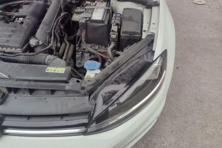 Used Volkswagen Golf 2020 Zhiai Edition 280TSI DSG Comfort Model Engine Bay Left