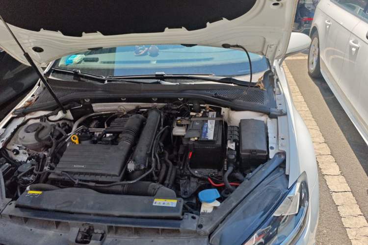 Used Volkswagen Golf 2020 Zhiai Edition 280TSI DSG Comfort Model Engine Bay Left