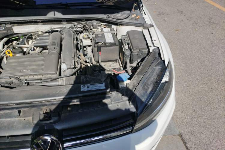 Used Volkswagen Golf 2020 Zhiai Edition 280TSI DSG Luxury Model Engine Bay Left