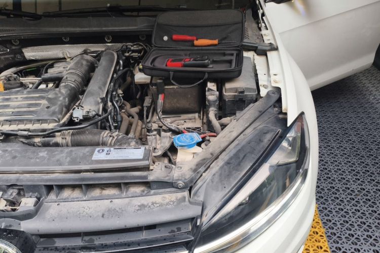 Used Volkswagen Golf 2020 Zhiai Edition 280TSI DSG Comfort Model Engine Bay Left