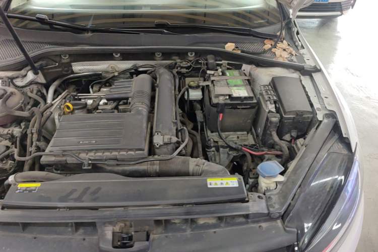 Used Volkswagen Golf 2020 Zhiai Edition 280TSI DSG Comfort Model Engine Bay Left