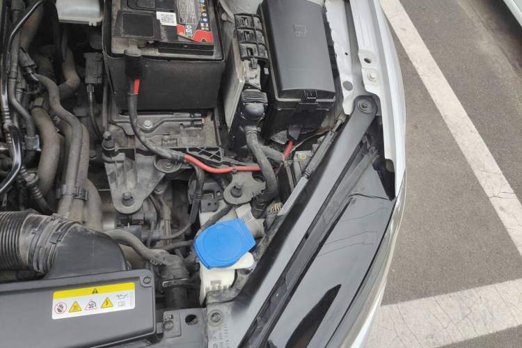 Used Volkswagen Golf 2020 Zhiai Edition 280TSI DSG Comfort Model Engine Bay Left