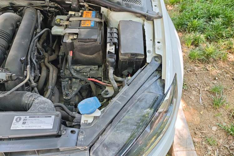 Used Volkswagen Golf 2020 280TSI DSG Comfort Version Engine Bay Left