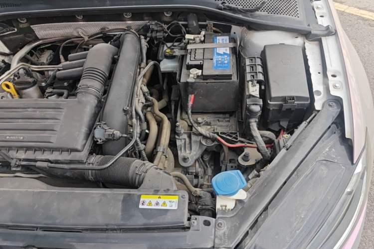 Used Volkswagen Golf 2020 Zhiai Edition 280TSI DSG Comfort Model Engine Bay Left