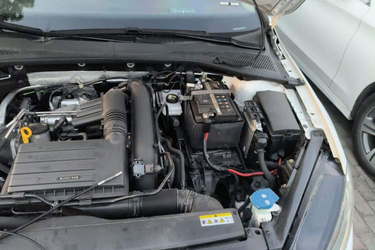 Used Volkswagen Golf 2020 280TSI DSG Comfort Version Engine Bay Left