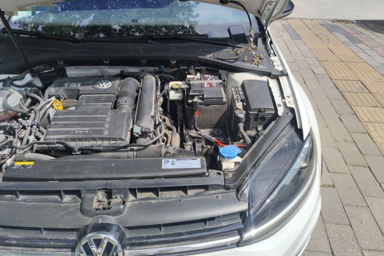Used Volkswagen Golf 2020 200TSI DSG Comfortable and Ambitious Edition Engine Bay Left