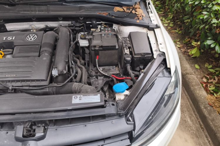 Used Volkswagen Golf 2020 280TSI DSG Luxury Edition Engine Bay Left