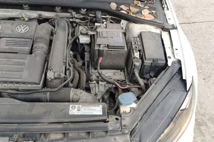 Used Volkswagen Golf 2020 200TSI DSG Comfortable and Ambitious Edition Engine Bay Left