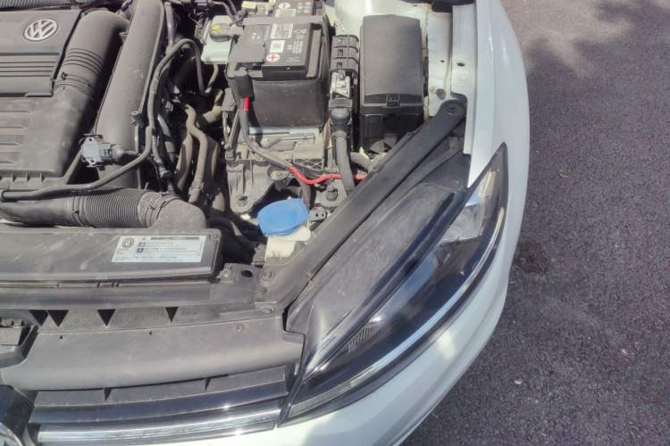Used Volkswagen Golf 2020 280TSI DSG Comfort Version Engine Bay Left