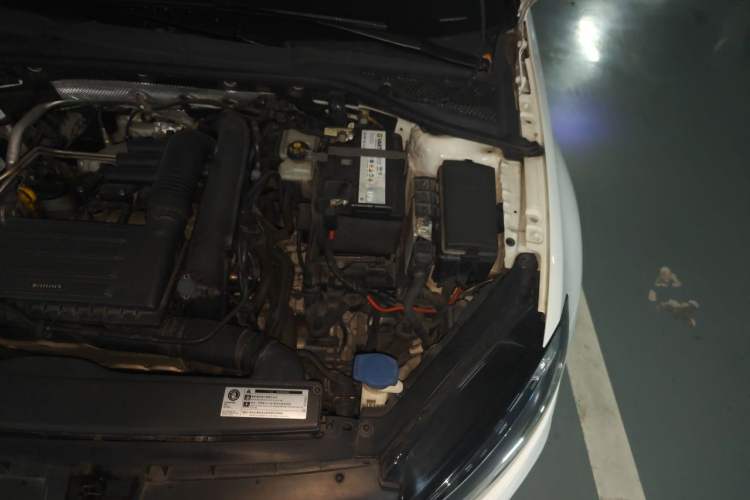Used Volkswagen Golf 2020 Zhiai Edition 280TSI DSG Comfort Model Engine Bay Left