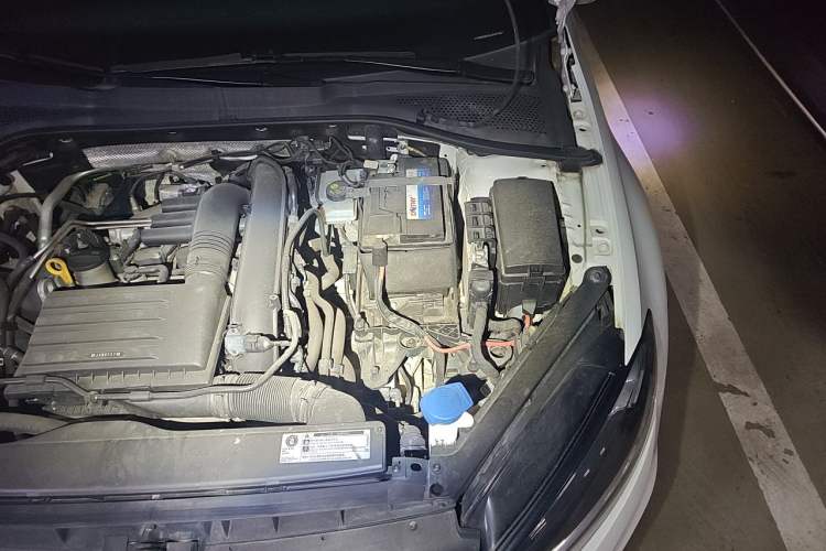 Used Volkswagen Golf 2020 Zhiai Edition 280TSI DSG Comfort Model Engine Bay Left